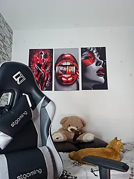 Snapshot of Antonella2_m chatting on November 18, 2025, 5:06 pm Antonella2 m online show from November 18, 2025, 5:06 pm