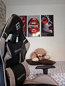 Antonella2 m online show from March 13, 2026, 1:07 pm