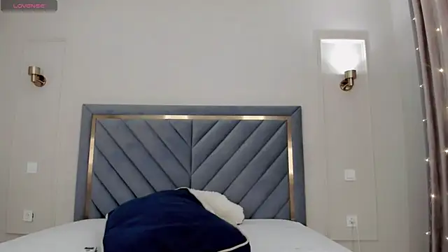 oxxx me online show from February 16, 2025, 2:09 am