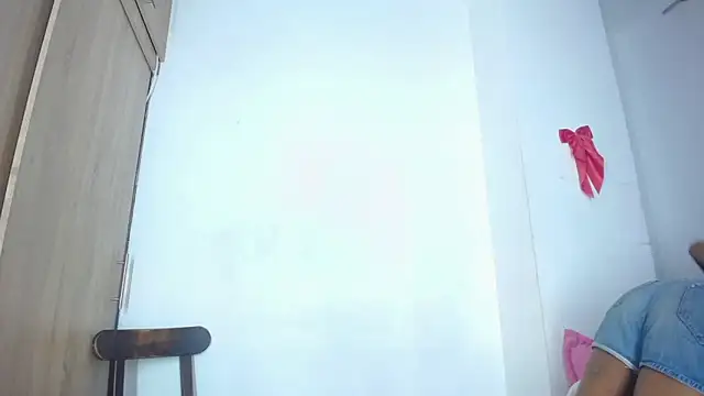 bloom444 online show from February 19, 2025, 3:27 pm