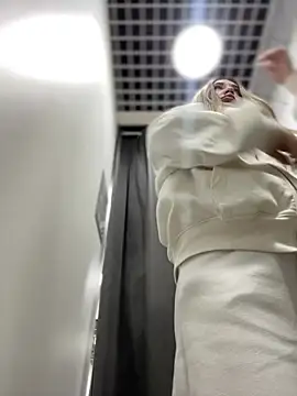 Holly Molii online show from December 19, 2024, 8:23 am