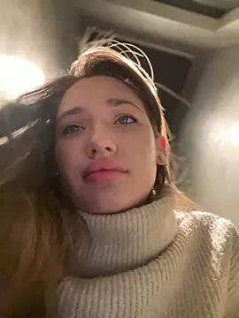 Holly Molii online show from January 19, 2025, 8:18 am