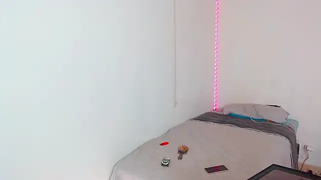 ChristinaSaphier online show from February 7, 2025, 4:14 pm