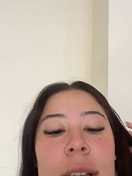 Snapshot of Dafne_ros chatting on July 9, 2026, 2:10 pm Dafne ros online show from July 9, 2026, 2:10 pm