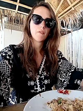 Snapshot of Alexvit2616 chatting on February 8, 2025, 6:33 am Alexvit2616 online show from February 8, 2025, 6:33 am