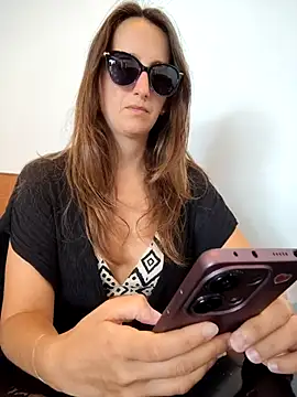 Snapshot of Alexvit2616 chatting on February 22, 2025, 4:51 am Alexvit2616 online show from February 22, 2025, 4:51 am