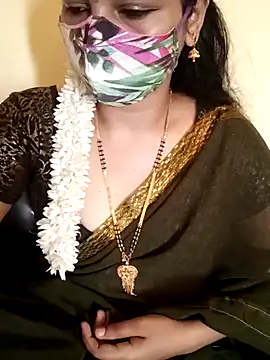 Snapshot of yourtamilcouple chatting on December 8, 2024, 4:35 am yourtamilcouple online show from December 8, 2024, 4:35 am