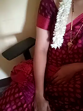 Snapshot of yourtamilcouple chatting on February 4, 2025, 10:32 am yourtamilcouple online show from February 4, 2025, 10:32 am