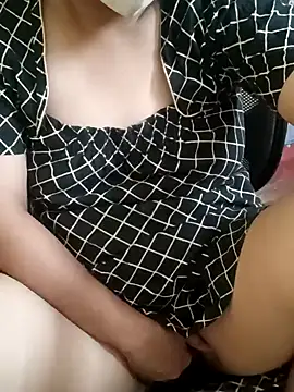 Snapshot of yourtamilcouple chatting on February 4, 2025, 1:48 pm yourtamilcouple online show from February 4, 2025, 1:48 pm