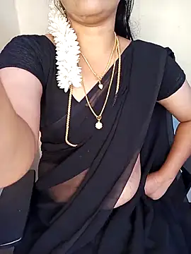 Snapshot of yourtamilcouple chatting on October 12, 2025, 4:11 am yourtamilcouple online show from October 12, 2025, 4:11 am