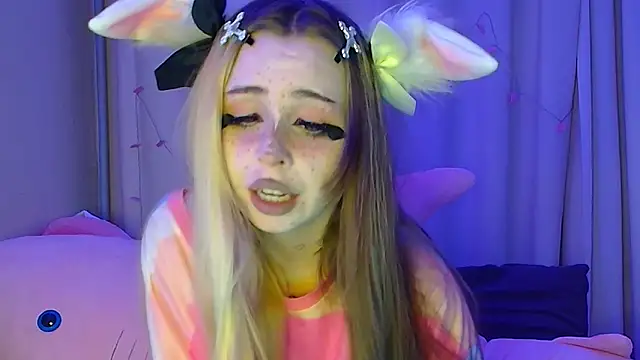 Snapshot of suemeow chatting on November 9, 2025, 4:27 pm suemeow online show from November 9, 2025, 4:27 pm