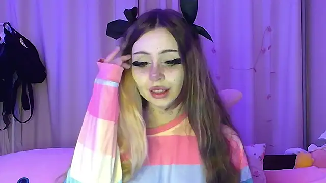 Snapshot of suemeow chatting on April 21, 2026, 10:12 pm suemeow online show from April 21, 2026, 10:12 pm