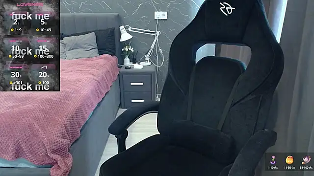 Alice Weiss online show from October 9, 2025, 9:40 am