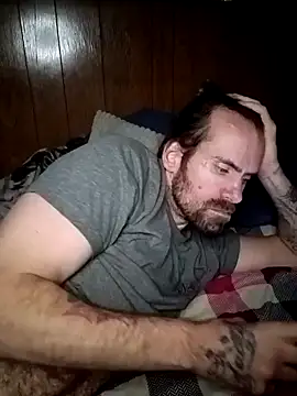 Snapshot of RobStrokes215 chatting on December 8, 2024, 10:25 pm RobStrokes215 online show from December 8, 2024, 10:25 pm