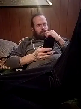 Snapshot of RobStrokes215 chatting on March 11, 2025, 5:27 am RobStrokes215 online show from March 11, 2025, 5:27 am