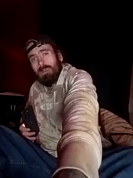 Snapshot of RobStrokes215 chatting on October 26, 2025, 4:07 am RobStrokes215 online show from October 26, 2025, 4:07 am