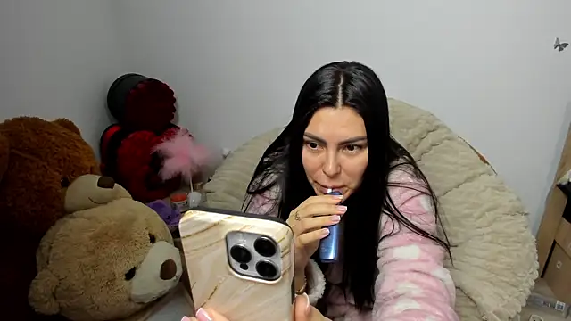 kilenyapatrice online show from February 22, 2026, 12:47 pm