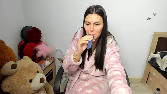 kilenyapatrice online show from February 26, 2026, 12:59 pm