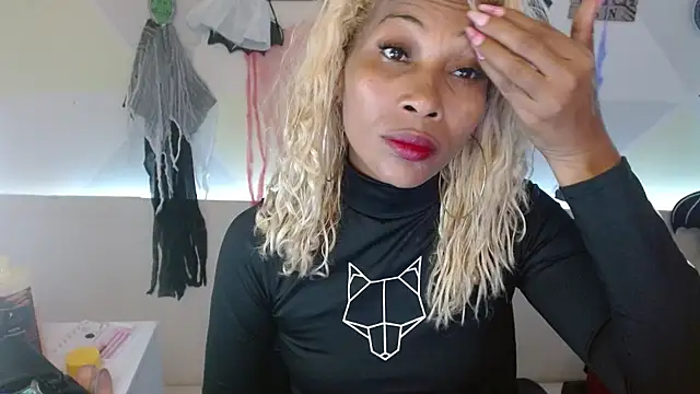 NatashaDormat online show from October 28, 2025, 2:09 pm