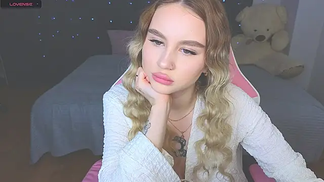 Snapshot of doll_barbieee chatting on May 13, 2026, 4:59 pm doll barbieee online show from May 13, 2026, 4:59 pm