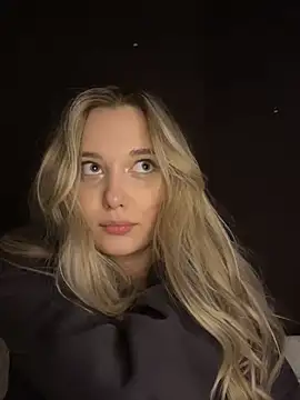 Snapshot of Alisa_Rise chatting on February 13, 2025, 2:01 am Alisa Rise online show from February 13, 2025, 2:01 am