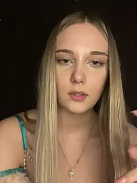 Snapshot of Alisa_Rise chatting on February 14, 2025, 11:42 pm Alisa Rise online show from February 14, 2025, 11:42 pm