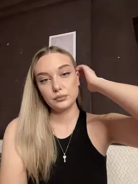 Snapshot of Alisa_Rise chatting on March 2, 2025, 6:40 pm Alisa Rise online show from March 2, 2025, 6:40 pm