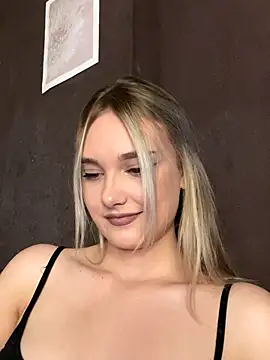 Snapshot of Alisa_Rise chatting on October 1, 2025, 2:34 pm Alisa Rise online show from October 1, 2025, 2:34 pm