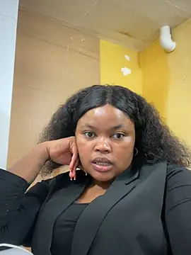 Curveysinaa online show from March 4, 2025, 8:13 am