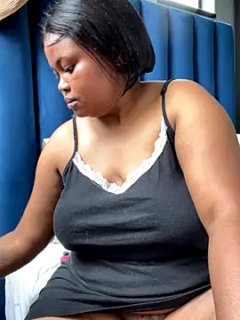 Curveysinaa online show from November 12, 2025, 7:20 am