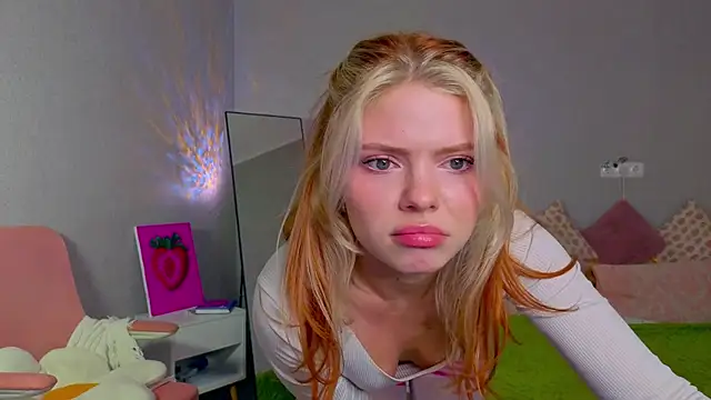 Red  Candy online show from November 13, 2025, 12:15 pm