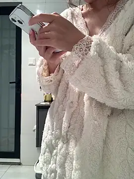 Aimeil online show from March 12, 2025, 4:46 pm