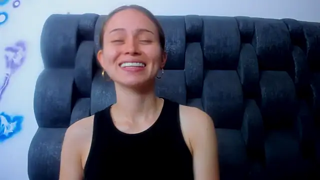 Snapshot of fulfill_fantasies1 chatting on December 15, 2025, 12:31 pm fulfill fantasies1 online show from December 15, 2025, 12:31 pm