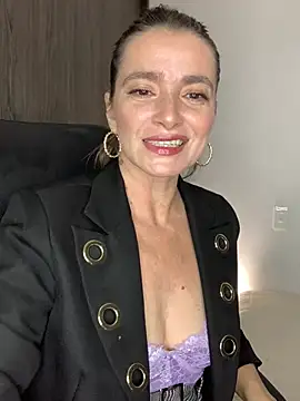 Liloo8923 online show from January 15, 2026, 1:10 am