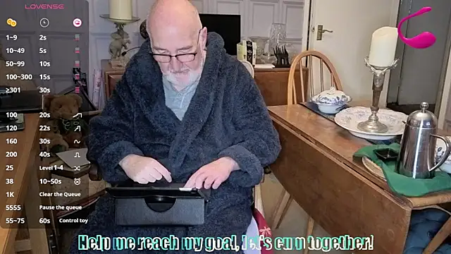 Snapshot of Adamdaddybear chatting on January 6, 2026, 8:07 am Adamdaddybear online show from January 6, 2026, 8:07 am