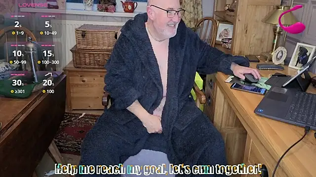 Snapshot of Adamdaddybear chatting on January 18, 2026, 8:07 am Adamdaddybear online show from January 18, 2026, 8:07 am