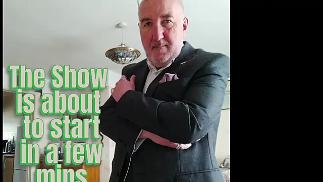 Snapshot of Adamdaddybear chatting on February 19, 2026, 8:10 am Adamdaddybear online show from February 19, 2026, 8:10 am