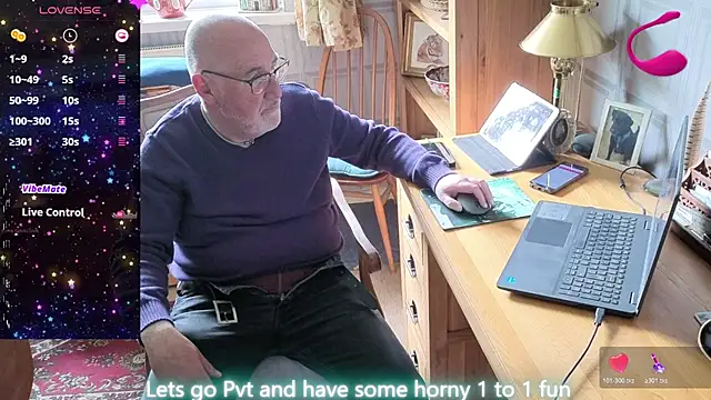 Snapshot of Adamdaddybear chatting on May 7, 2026, 1:38 pm Adamdaddybear online show from May 7, 2026, 1:38 pm