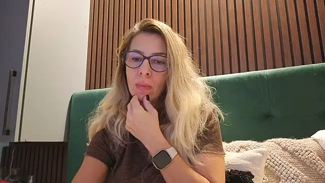 SukyGirl online show from November 12, 2025, 11:10 am