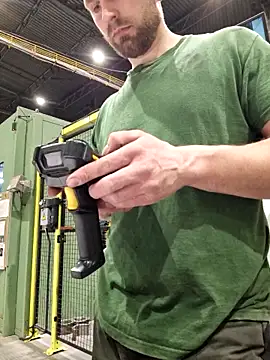 Snapshot of mikhael9999 chatting on March 19, 2025, 5:28 pm mikhael9999 online show from March 19, 2025, 5:28 pm