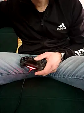 Snapshot of mikhael9999 chatting on March 21, 2025, 10:50 am mikhael9999 online show from March 21, 2025, 10:50 am