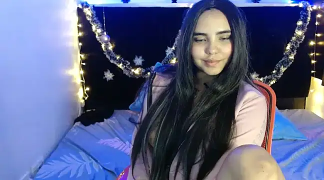 Miapeyton online show from December 8, 2024, 8:58 pm