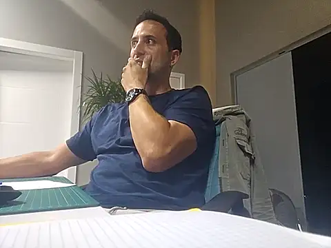 Lucas   81 online show from October 28, 2025, 7:27 pm