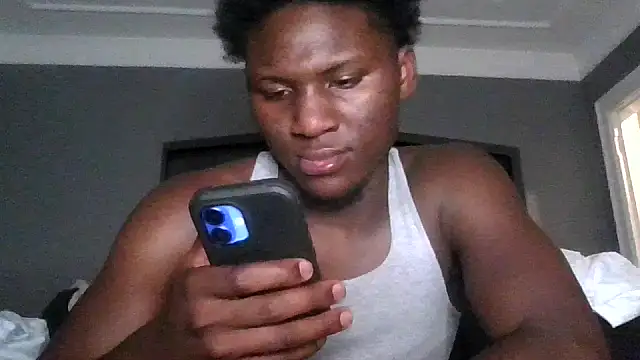 Snapshot of Festivitiesking1 chatting on October 10, 2025, 12:31 am Festivitiesking1 online show from October 10, 2025, 12:31 am