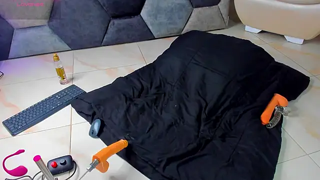 Latrellx7 online show from March 12, 2026, 3:12 am