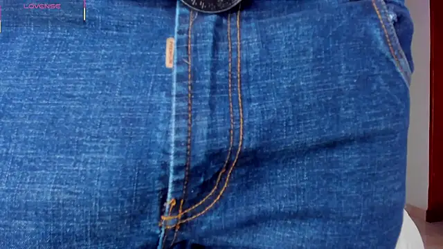 Latrellx7 online show from April 17, 2026, 3:42 am