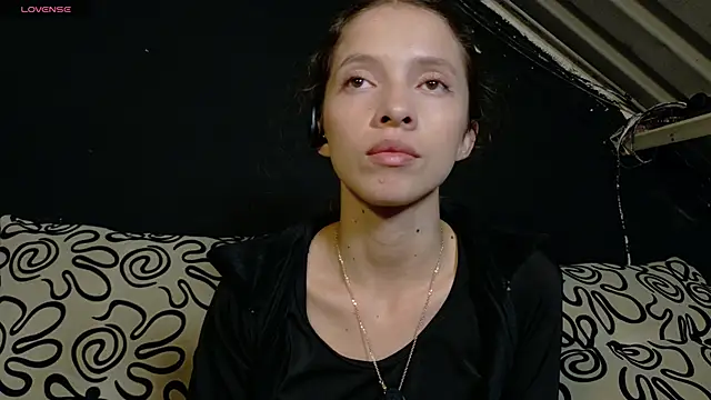 sweetdam12 online show from October 27, 2025, 8:35 pm