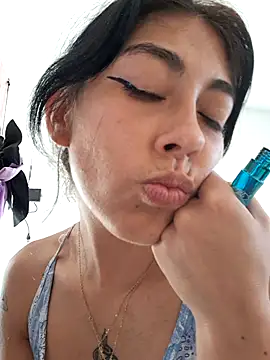 Snapshot of Cloe_adamsS chatting on October 23, 2025, 9:35 pm Cloe adamsS online show from October 23, 2025, 9:35 pm