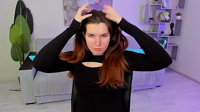 BonneyLove online show from March 17, 2025, 5:49 pm