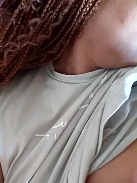 Snapshot of curvybigassqueen chatting on February 25, 2026, 9:19 am curvybigassqueen online show from February 25, 2026, 9:19 am